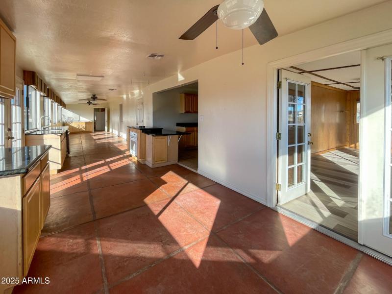 6 Kitchen