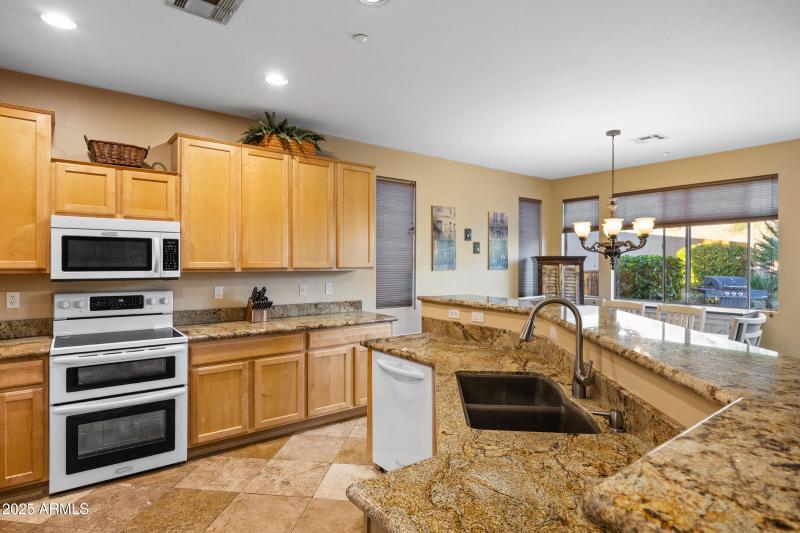 Kitchen/Granite counters