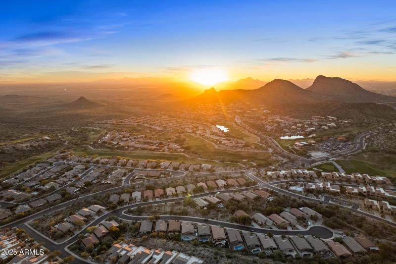 9811 N Desert Rose Dr-49