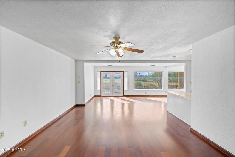 08-Family Room to Kitchen