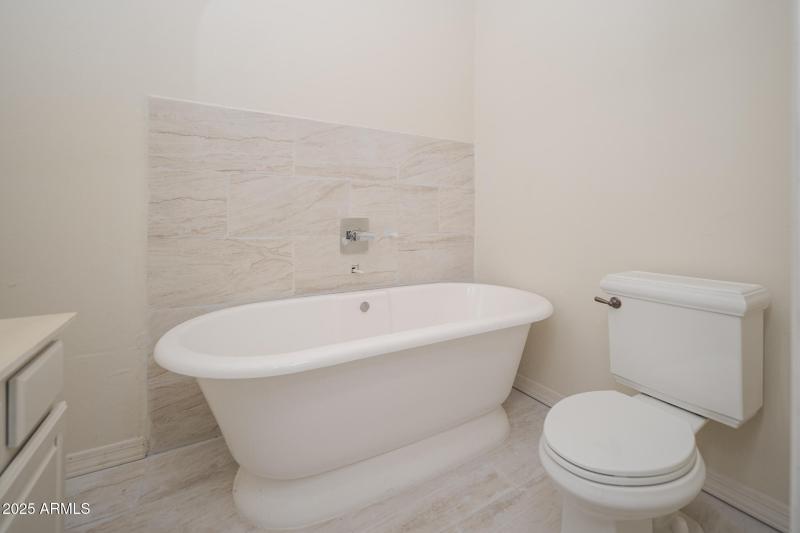 29_2nd-House-Primary-Bath_01