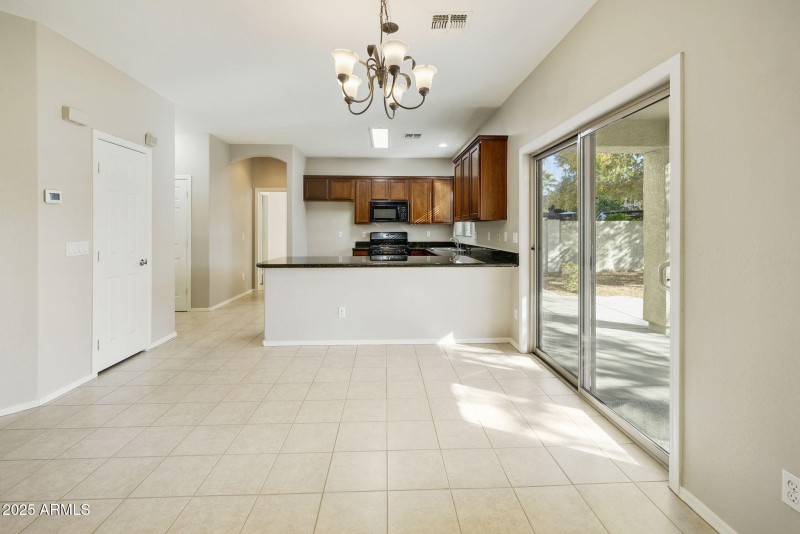 Dining + Breakfast bar