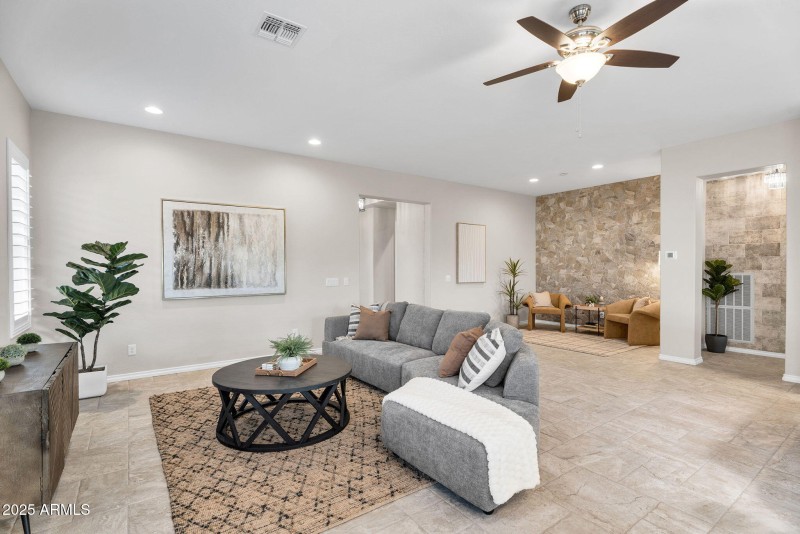 6-web-or-mls-35532 N Sunset Trail-6