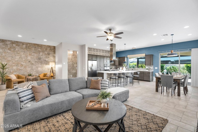 7-web-or-mls-35532 N Sunset Trail-7