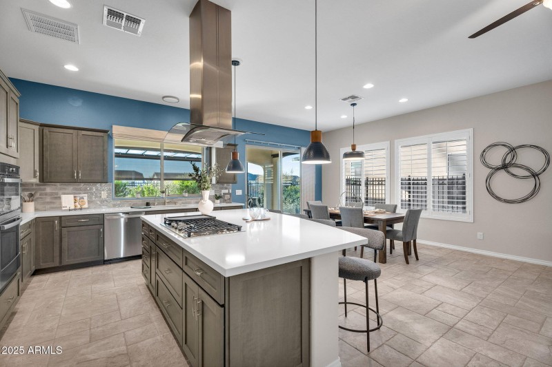 13-web-or-mls-35532 N Sunset Trail-16