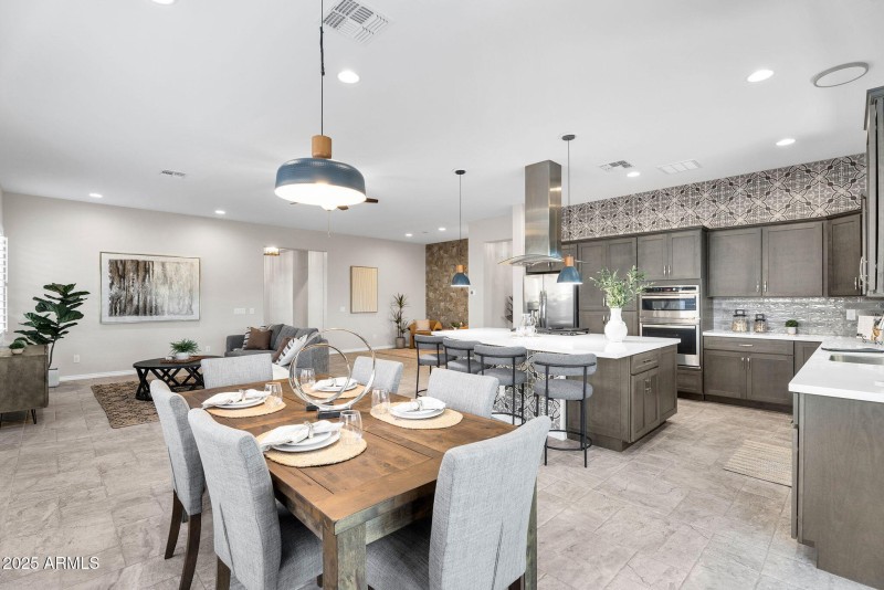 16-web-or-mls-35532 N Sunset Trail-11