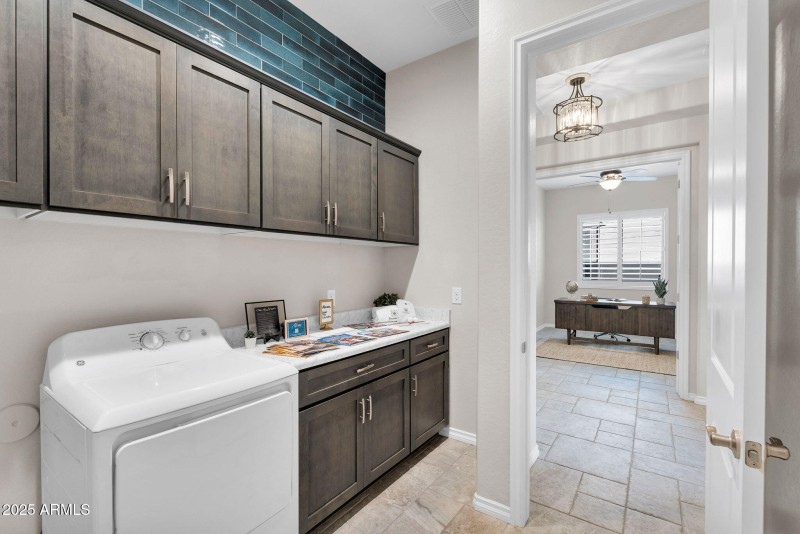 30-web-or-mls-35532 N Sunset Trail-30