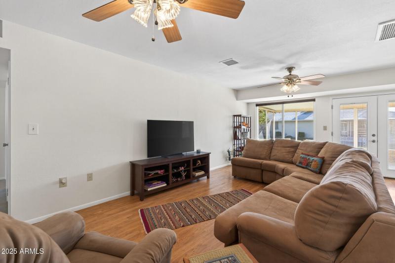 16_10331_W_Prairie_Hills_Cir16_mls