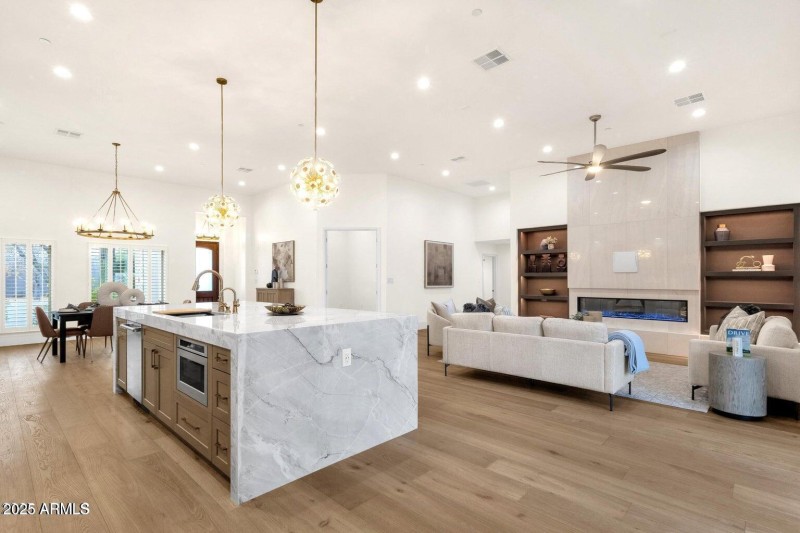 20251122222029582096000000-o