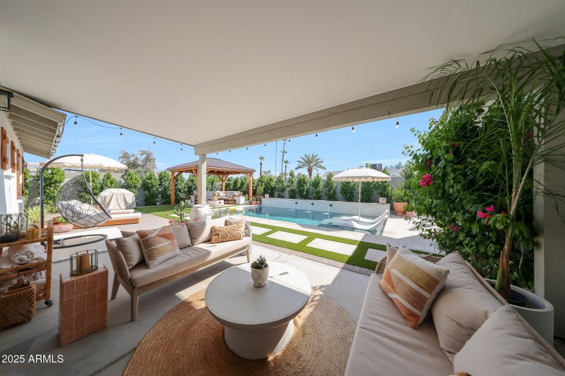 Spacious Covered Patio