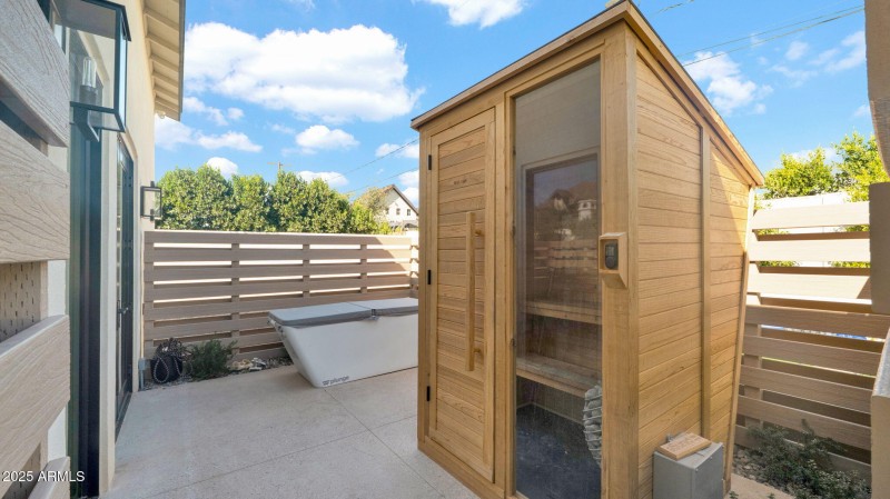 94-web-or-mls-P1243443