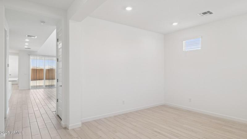 3985_Phoenician_Lot 2078_Aloravita_Peori