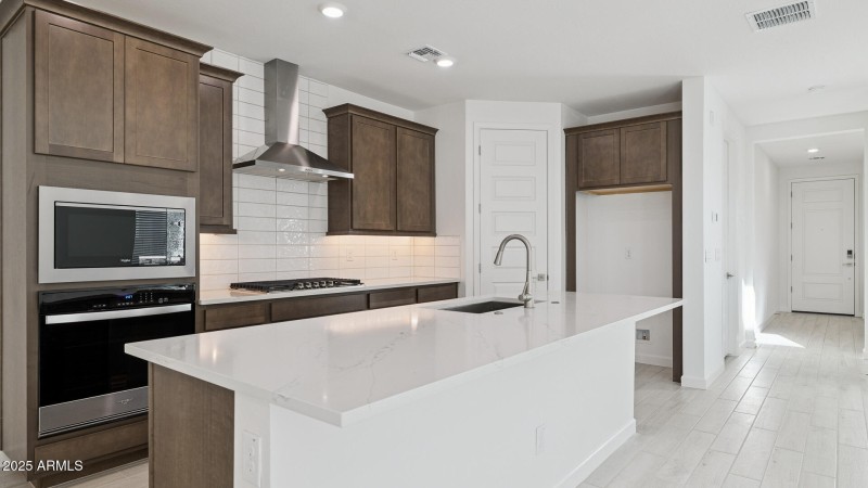 3985_Phoenician_Lot 2081_Aloravita_Peori