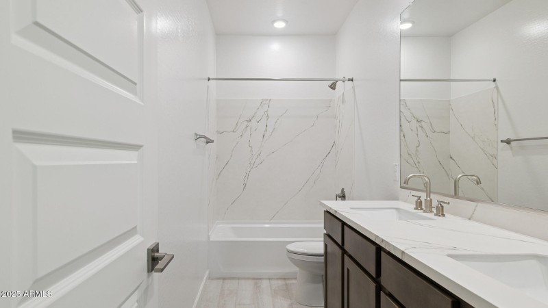 3985_Phoenician_Lot 2081_Aloravita_Peori