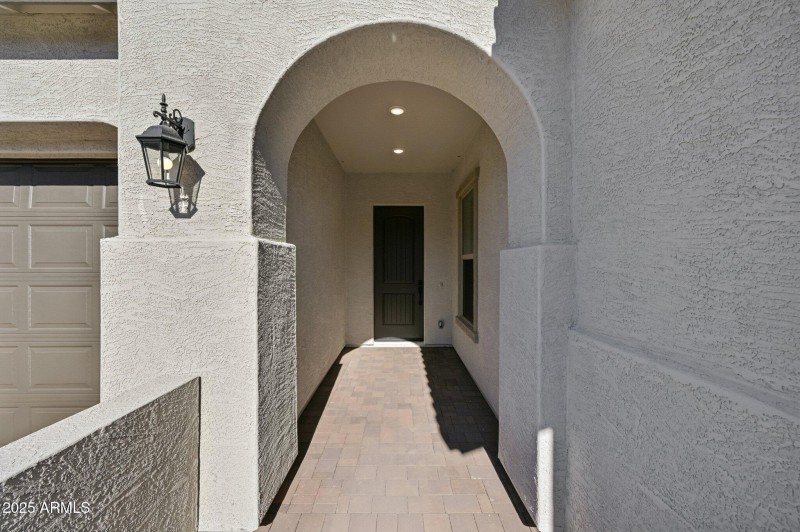 4-web-or-mls-E Stirrup St-S1212-004