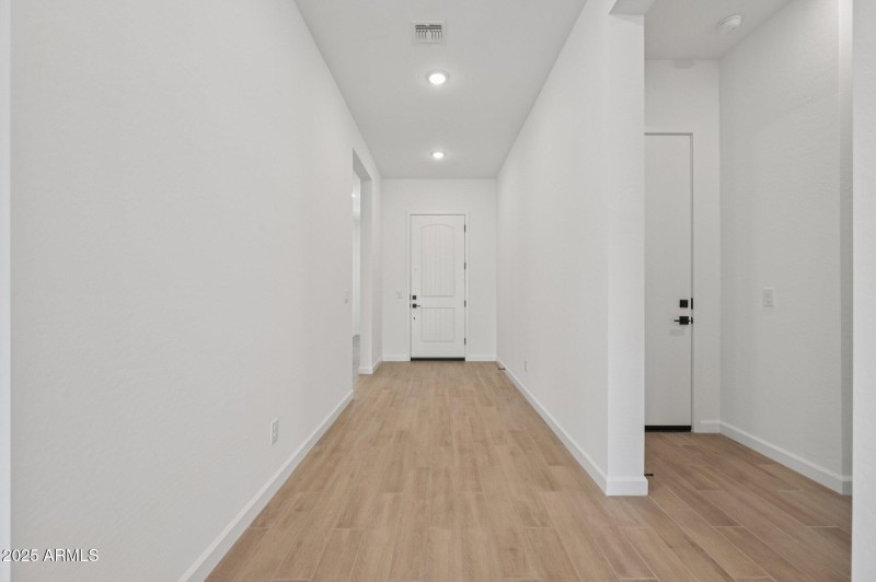 6-web-or-mls-E Stirrup St-S1212-006