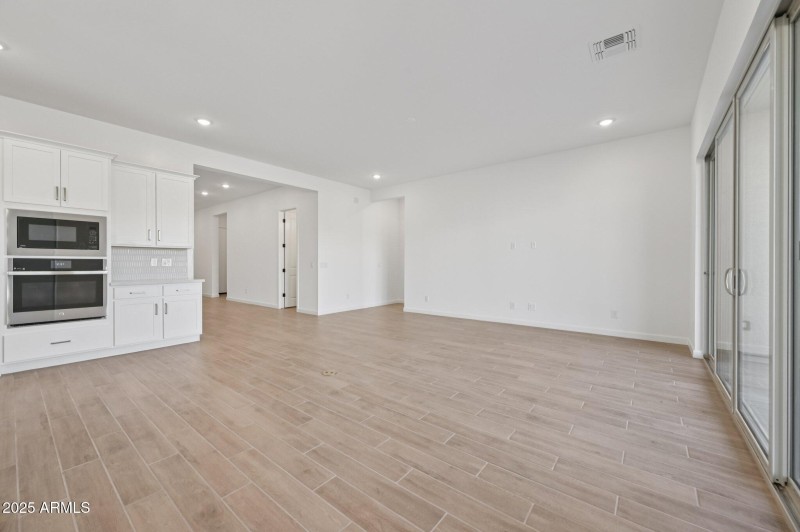 9-web-or-mls-E Stirrup St-S1212-009