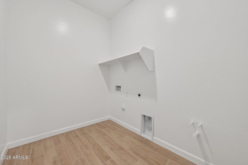 21-web-or-mls-E Stirrup St-S1212-021