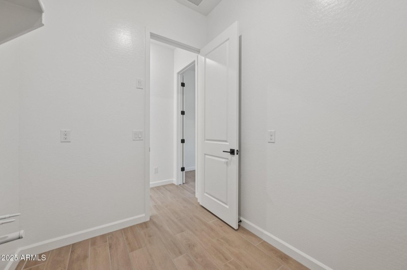 22-web-or-mls-E Stirrup St-S1212-022