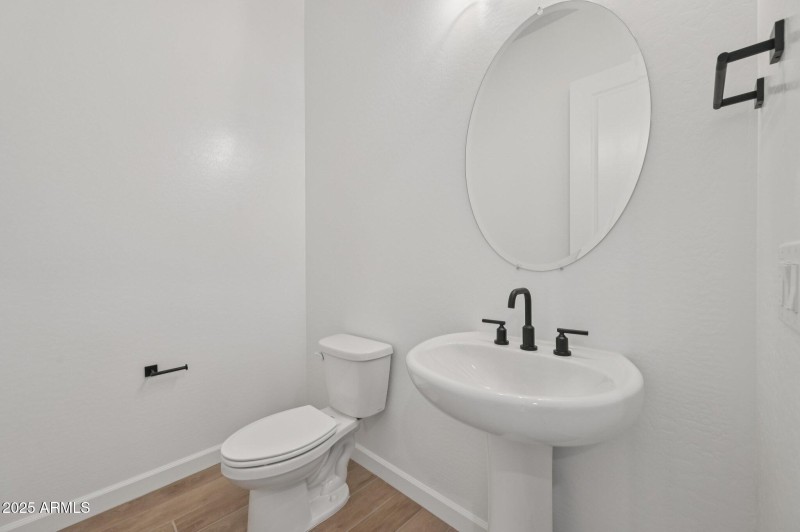 23-web-or-mls-E Stirrup St-S1212-023