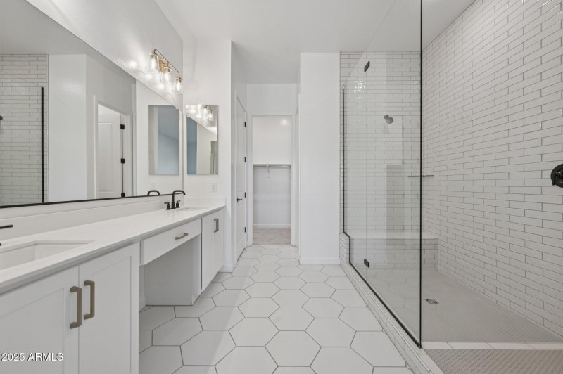 29-web-or-mls-E Stirrup St-S1212-029