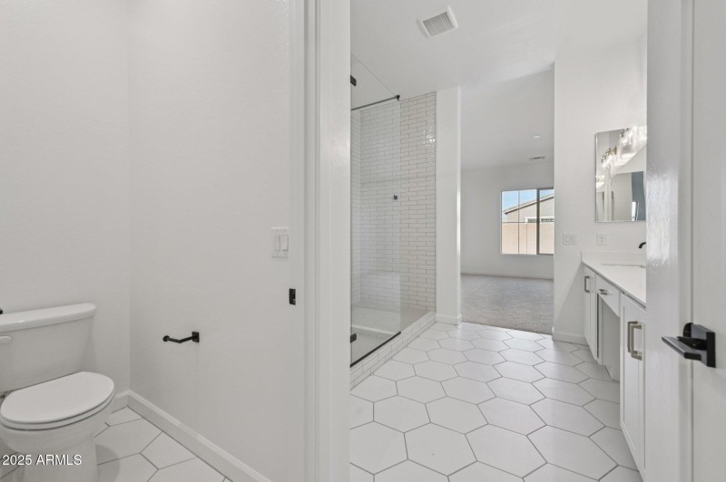 30-web-or-mls-E Stirrup St-S1212-030