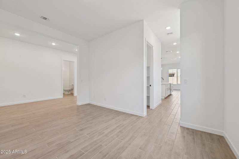 35-web-or-mls-E Stirrup St-S1212-035