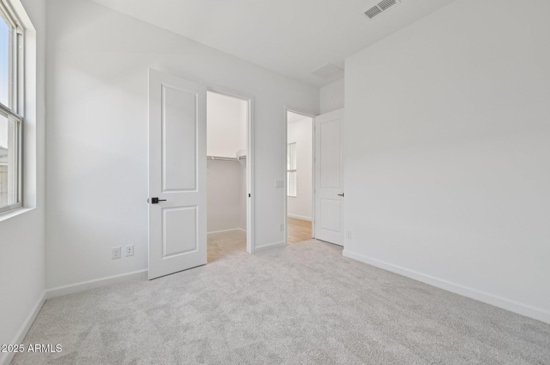 39-web-or-mls-E Stirrup St-S1212-039