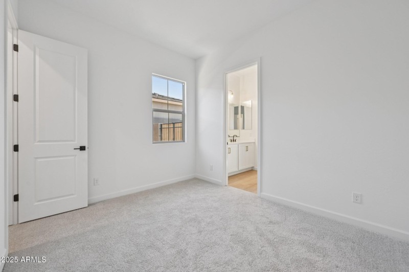 40-web-or-mls-E Stirrup St-S1212-040