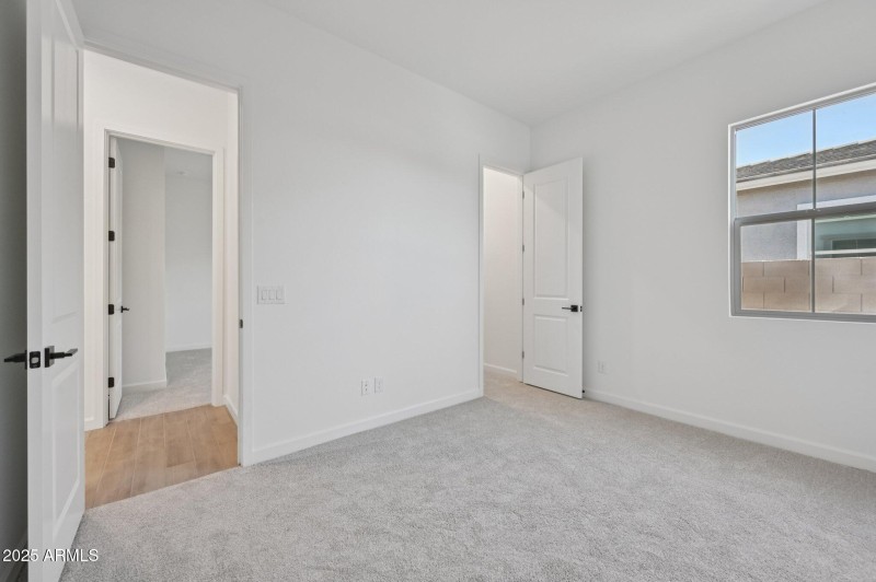 41-web-or-mls-E Stirrup St-S1212-041