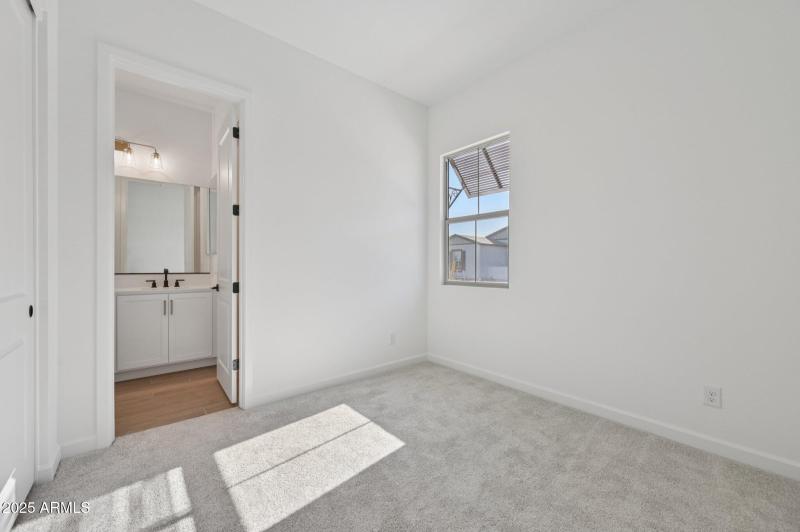 45-web-or-mls-E Stirrup St-S1212-045