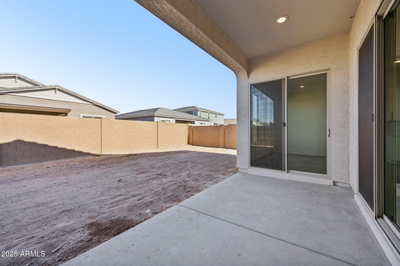 47-web-or-mls-E Stirrup St-S1212-047