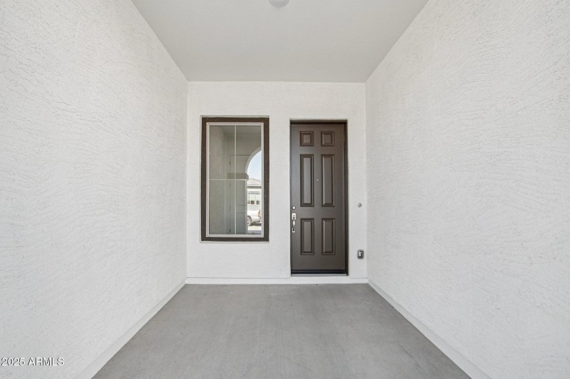 4-web-or-mls-E Saddle Way-S1212-004