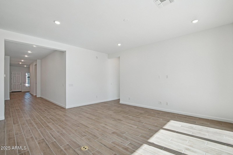 11-web-or-mls-E Saddle Way-S1212-011