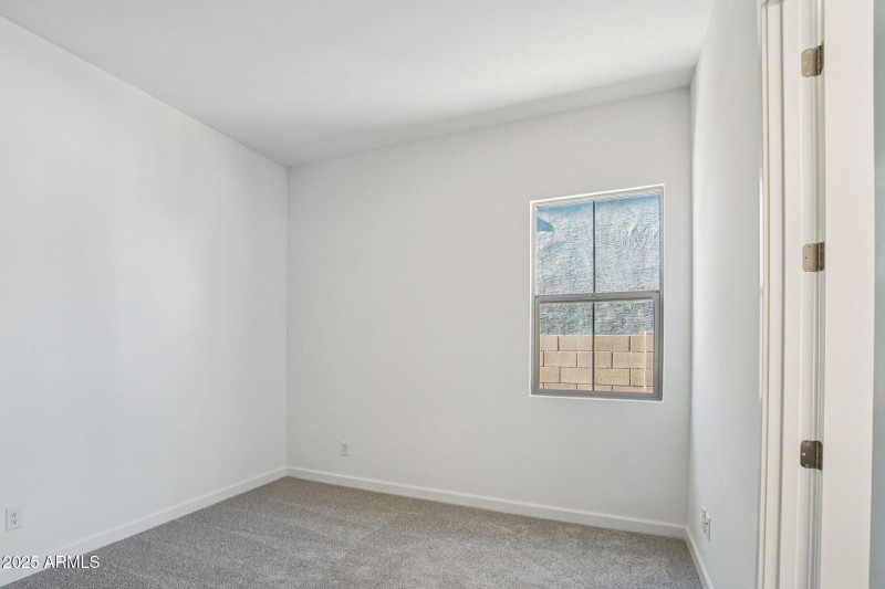 21-web-or-mls-E Saddle Way-S1212-021