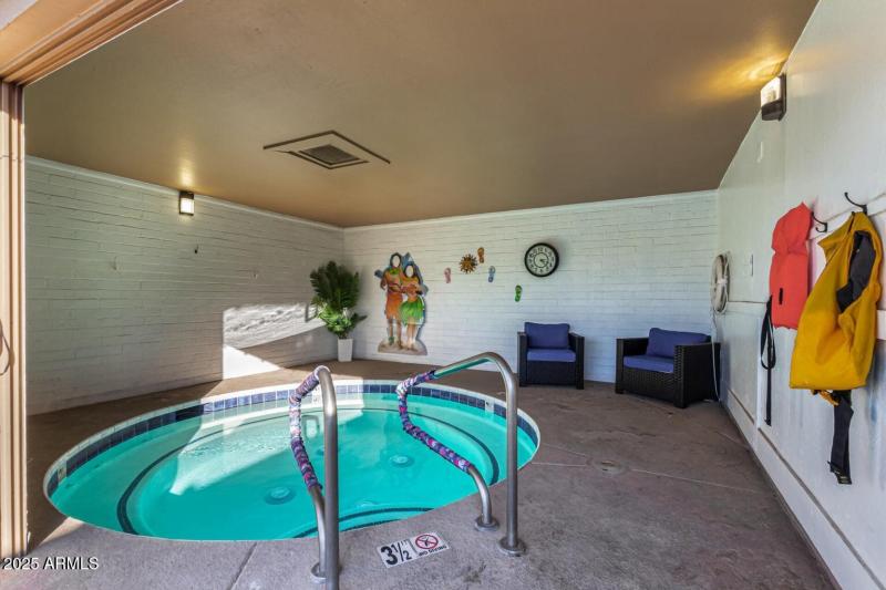 2 hot tub