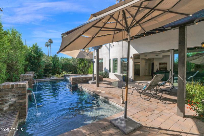 Awesome patio and Pool