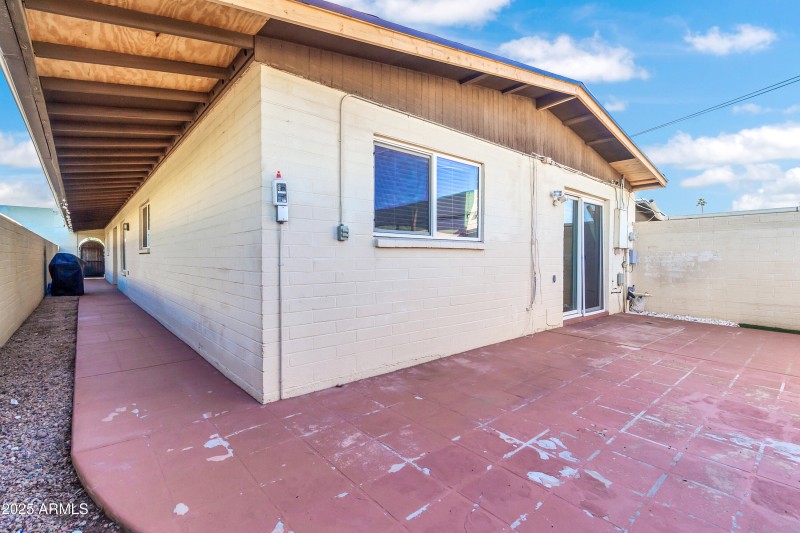 320 W Laguna Dr-35