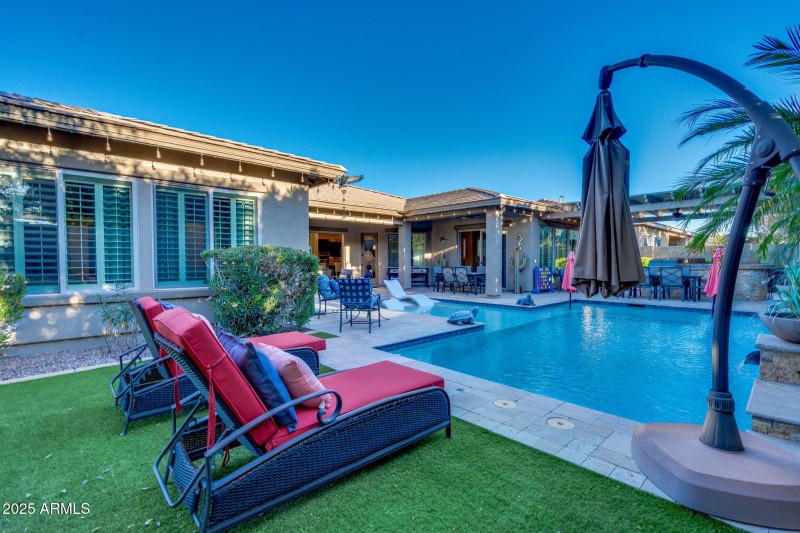 Entertainers Backyard