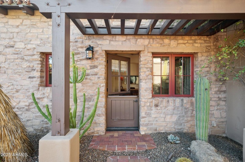 Casita Entry