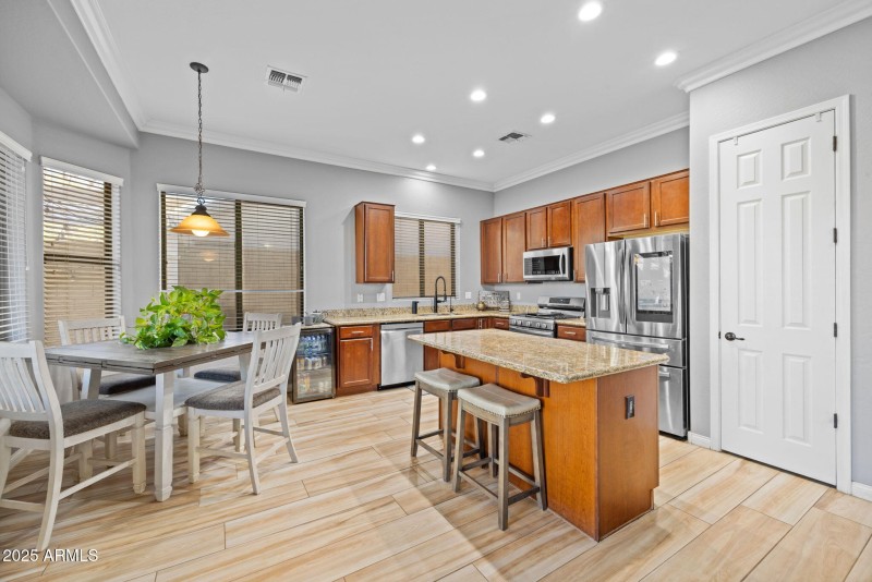 16-web-or-mls-4418-w-phalen-dr