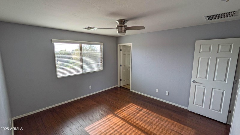 PXL_20251214_180518307