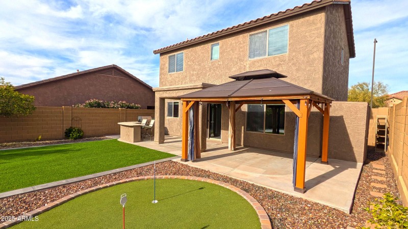 PXL_20251214_184439477