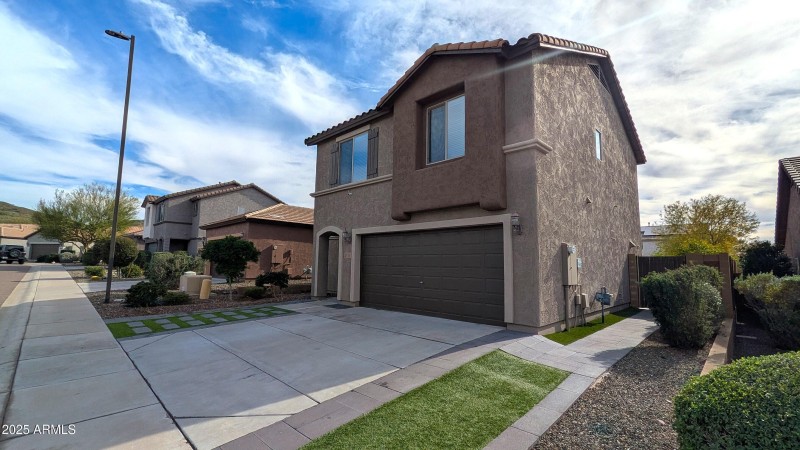 PXL_20251214_185711459