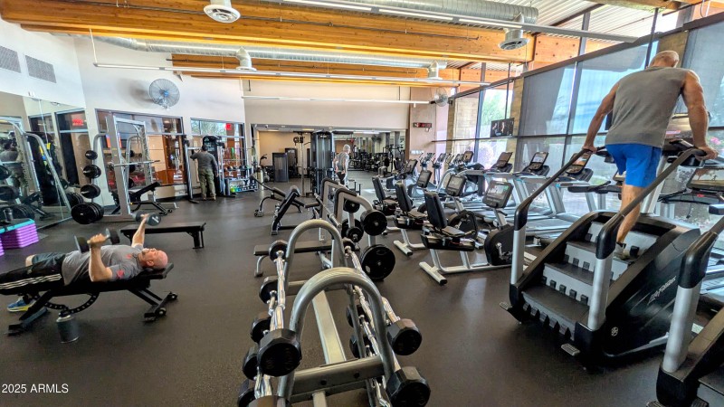 PXL_20251214_193141015