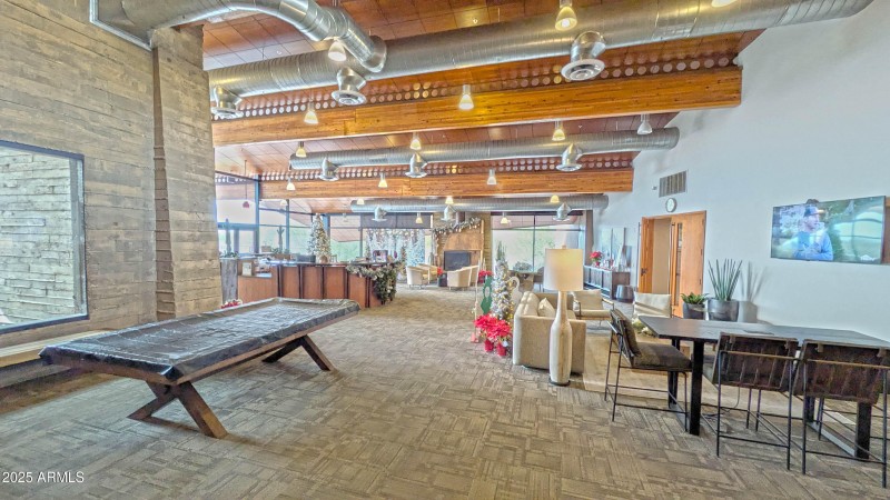 PXL_20251214_193232123