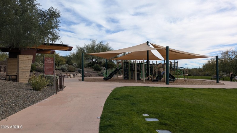 PXL_20251214_194023104