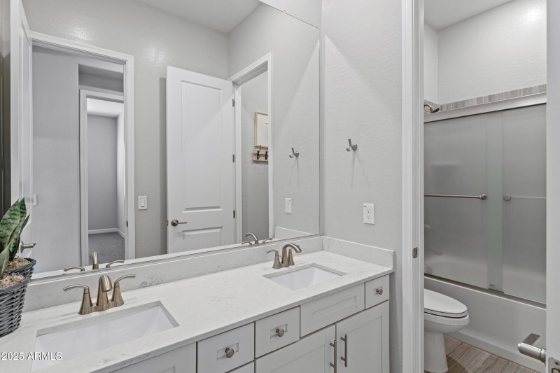 22342 E Pickett Ct-25