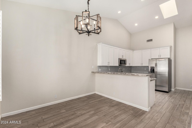 Kitchen:Dining Area 2