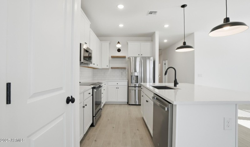 MR Lot #4 Kitchen (4) (Large)